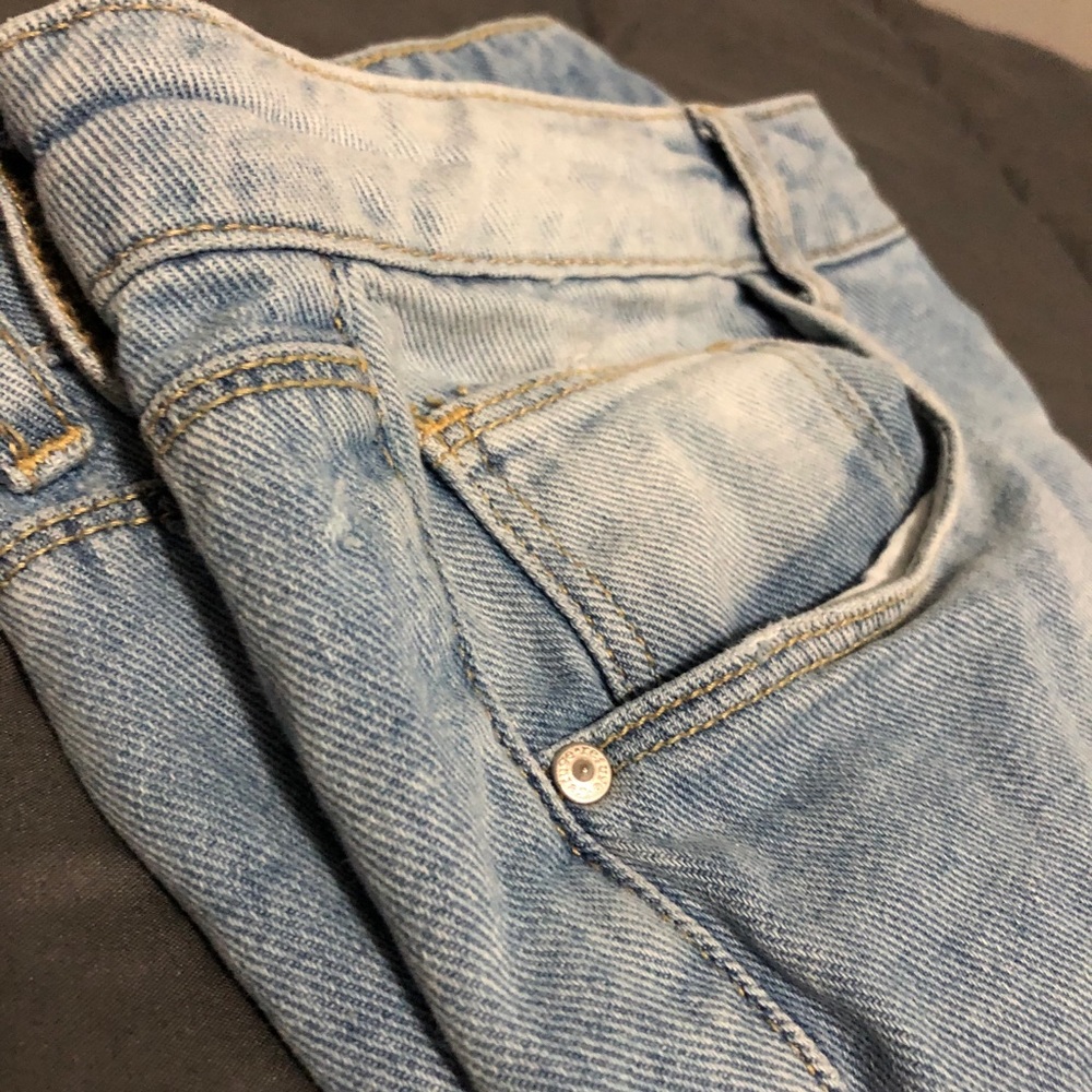 Ripped Jeans - Picture 3 of 5